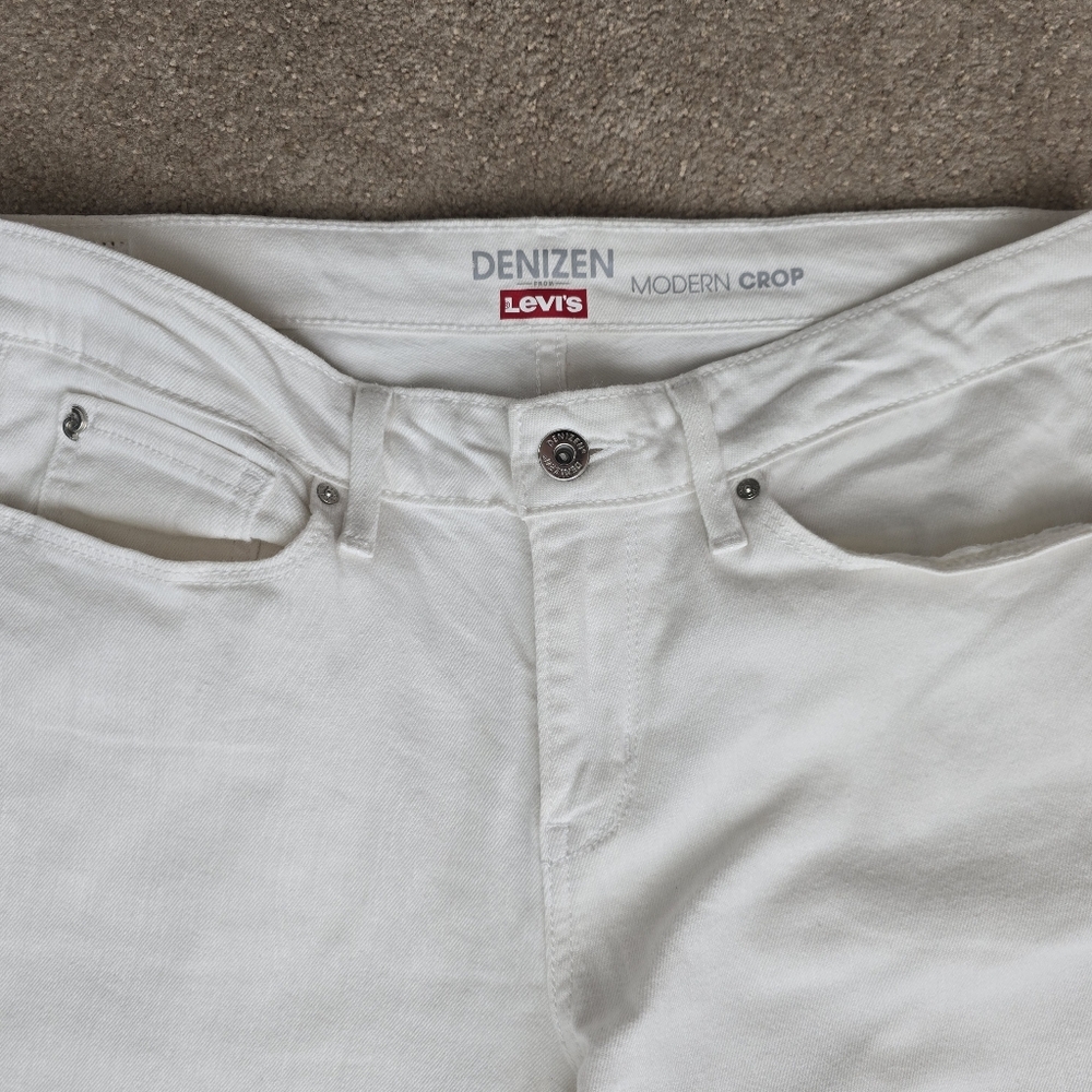 Denizen from Levi's Women's Modern Crop Jeans - Picture 2 of 9